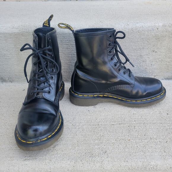 Dr. Martens 11821 Black Smooth Leather 1460 Lace-Up Boots Womens Size 6 - Picture 9 of 11